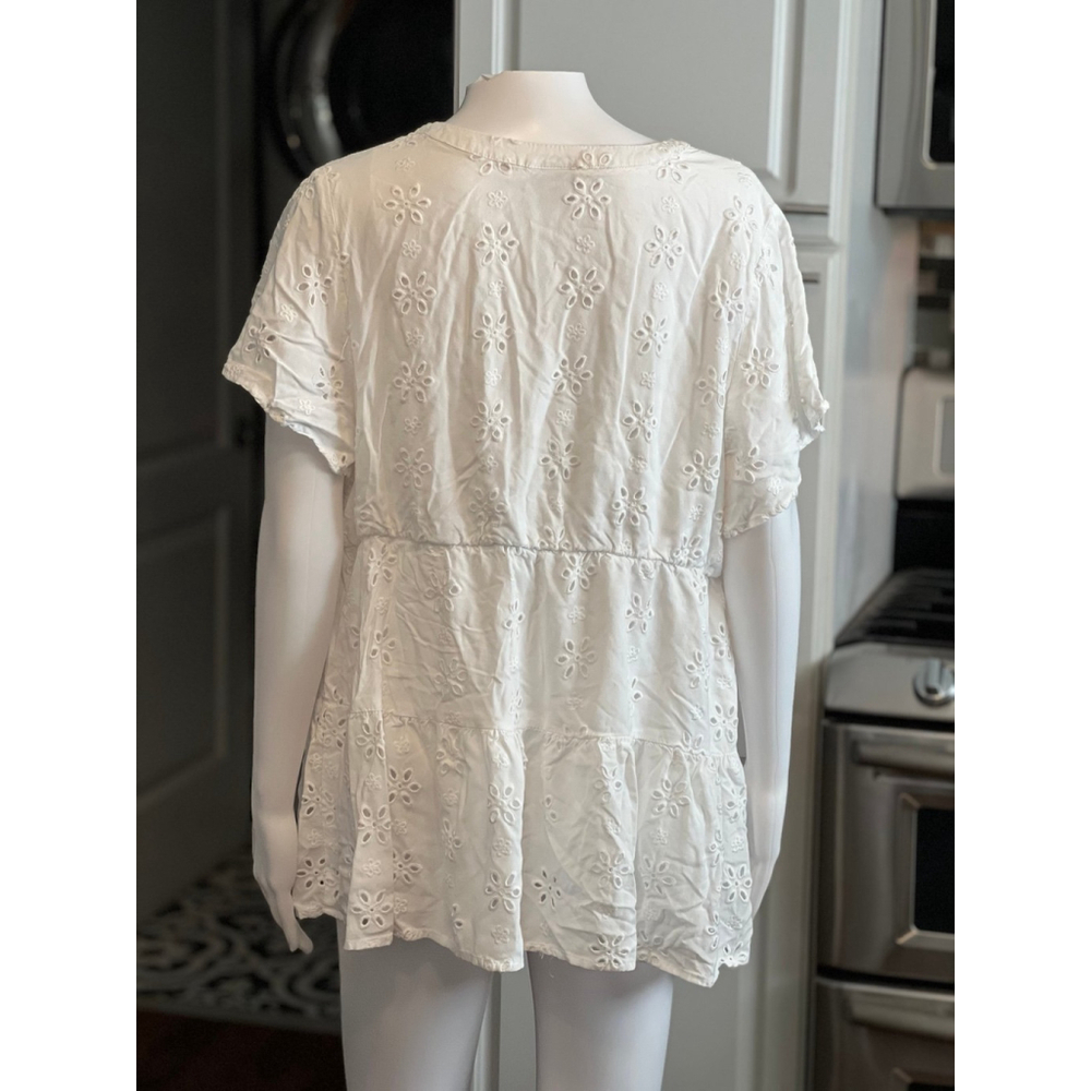 Torrid Women's Babydoll White Eyelet Top Cloud Dancer White Shirt - Picture 3 of 7